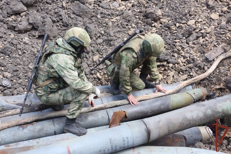 Росгвардейцы ликвидировали крупные схроны с оружием и боеприпасами на Донбассе