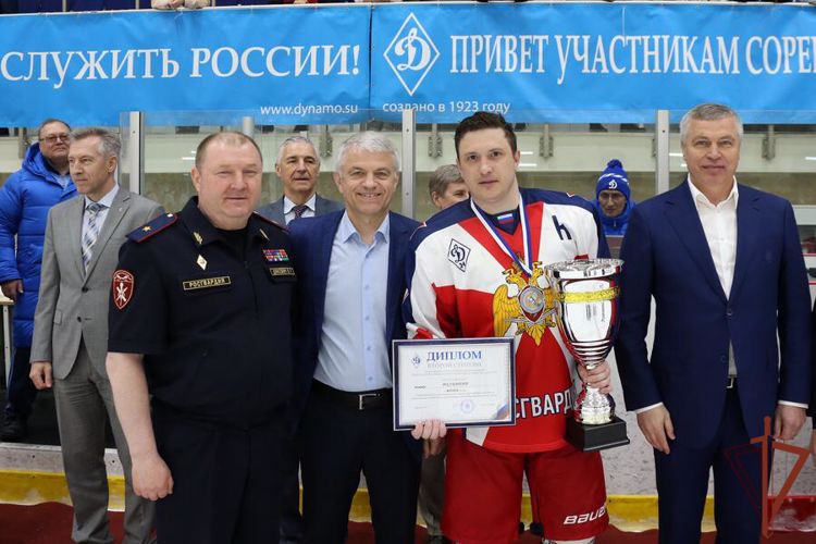 Команда Росгвардии завоевала "серебро" на турнире по хоккею среди силовых ведомств