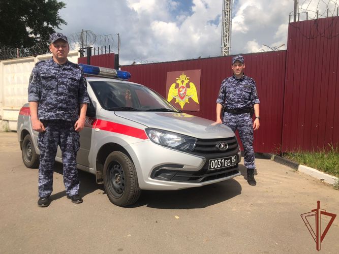 В Подмосковье сотрудники Росгвардии задержали мужчину, устроившего стрельбу из огнестрельного оружия