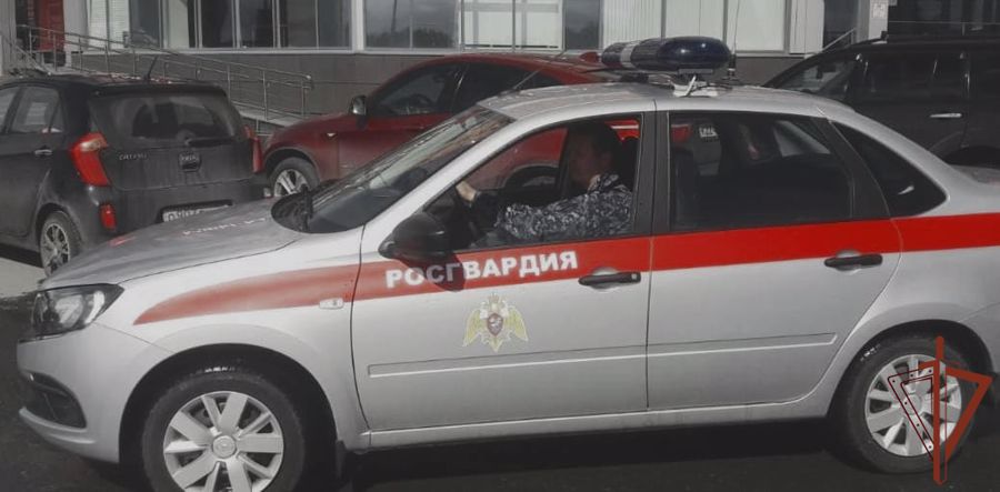 Патруль Росгвардии задержал подозреваемых в разбойном нападении  на водителя такси в Тюмени