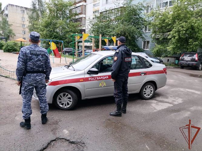Патруль Росгвардии разыскал пропавших с детской площадки детей в Томске
