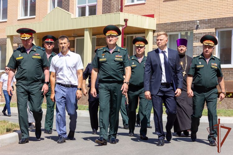Новый военный городок открыл командующий Южным округом Росгвардии  в Краснодаре
