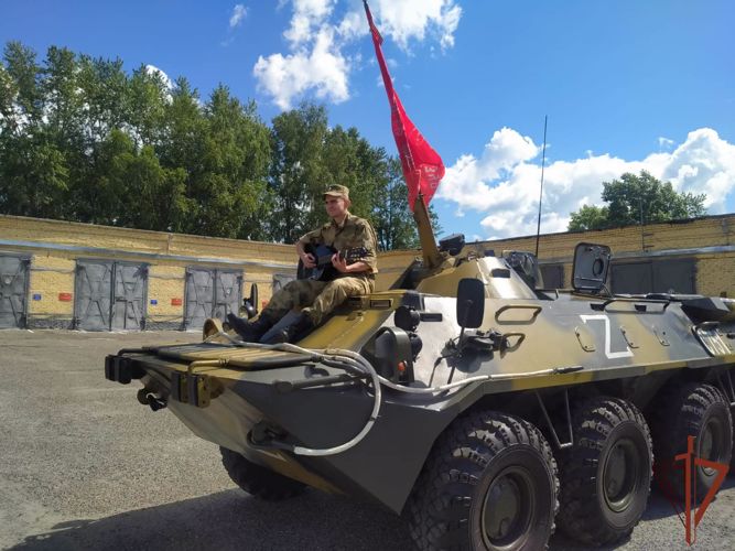 В поддержку российских войск росгвардеец написал песню «Zа Наших! Сила V Правде!» 