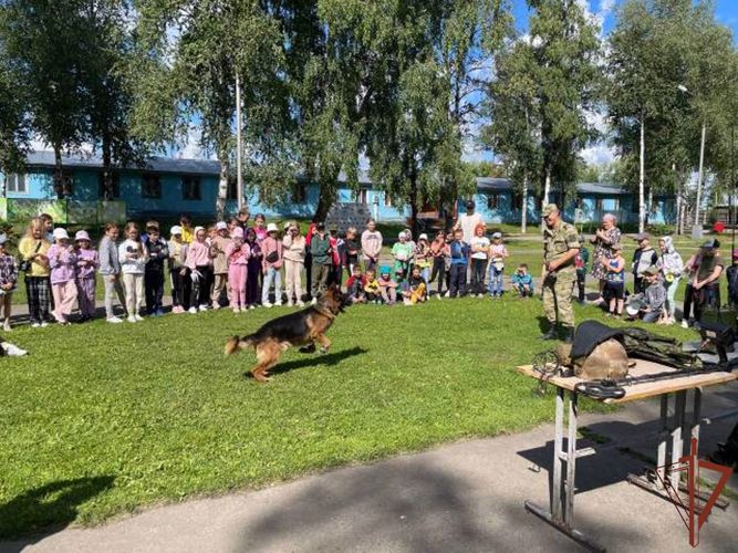 Для юных жителей Сибири проводятся мероприятия в рамках акции «Каникулы с Росгвардией»