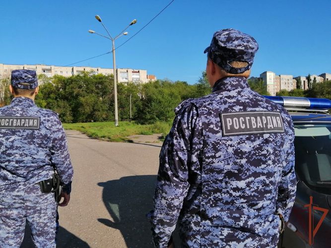 Сотрудники Росгвардии пришли на помощь заблудившемуся ребенку в Омске 