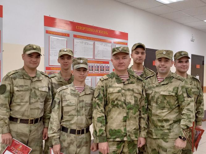 В калиновском соединении Уральского округа Росгвардии военнослужащих по призыву, увольняющихся в запас, поблагодарили за службу