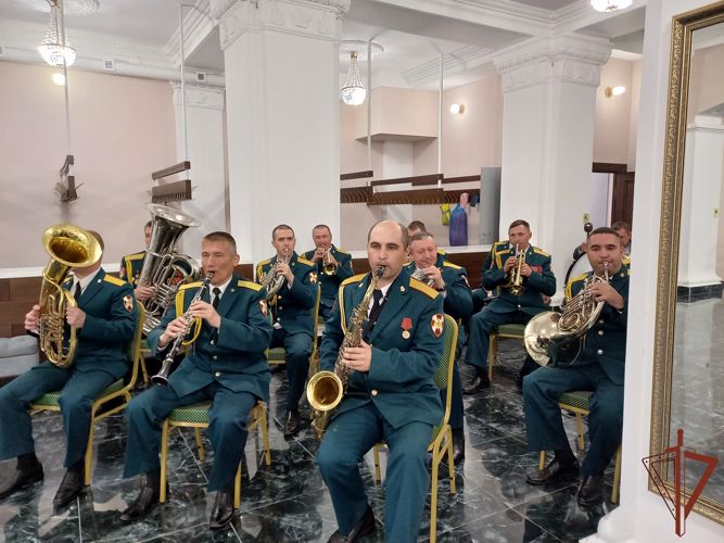 Росгвардия поздравила ветеранов боевых действий с праздником в Лесном