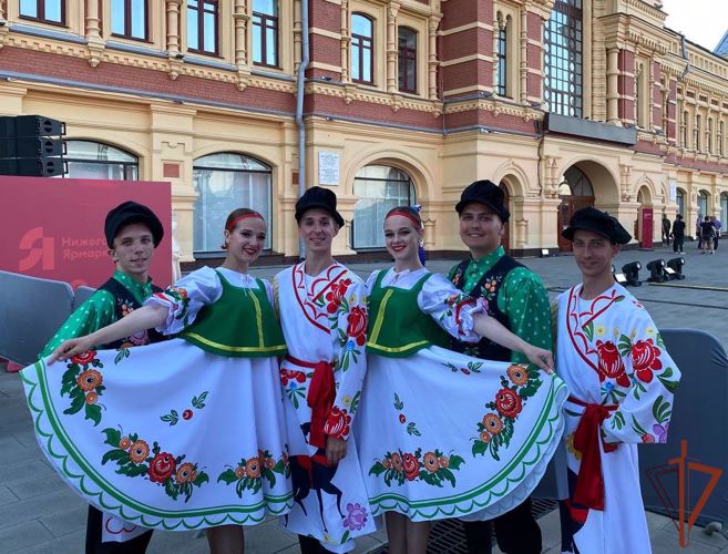 Ансамбль песни и пляски Приволжского округа Росгвардии принял участие в иммерсивном шоу Ильи Авербуха