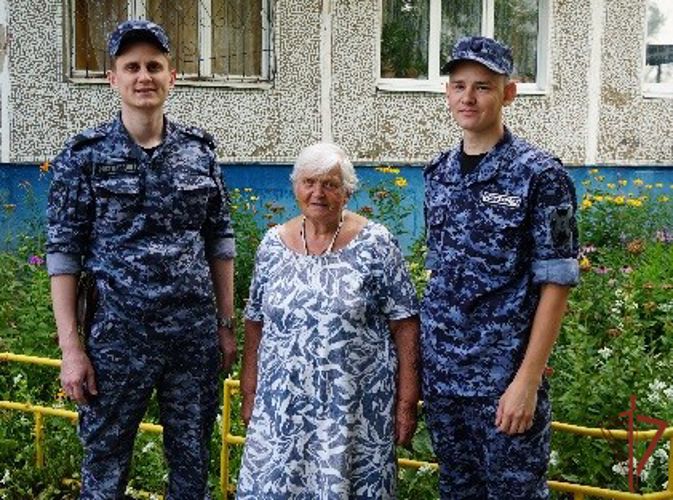 Наряд Росгвардии помог вернуться домой пенсионерке в Оренбурге