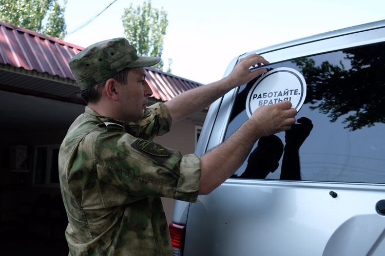 В Дагестане почтили память Героя России офицера Росгвардии Магомеда Нурбагандова