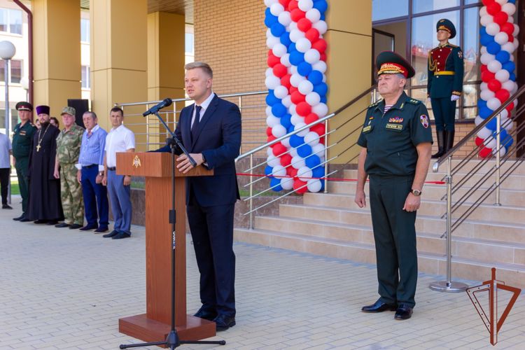 Новый военный городок открыл командующий Южным округом Росгвардии  в Краснодаре