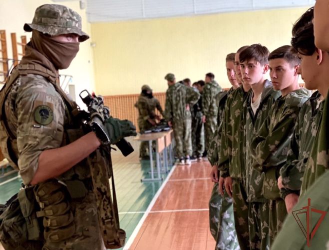 В Брянске и Белгороде проходит ведомственная акция «Каникулы с Росгвардией»