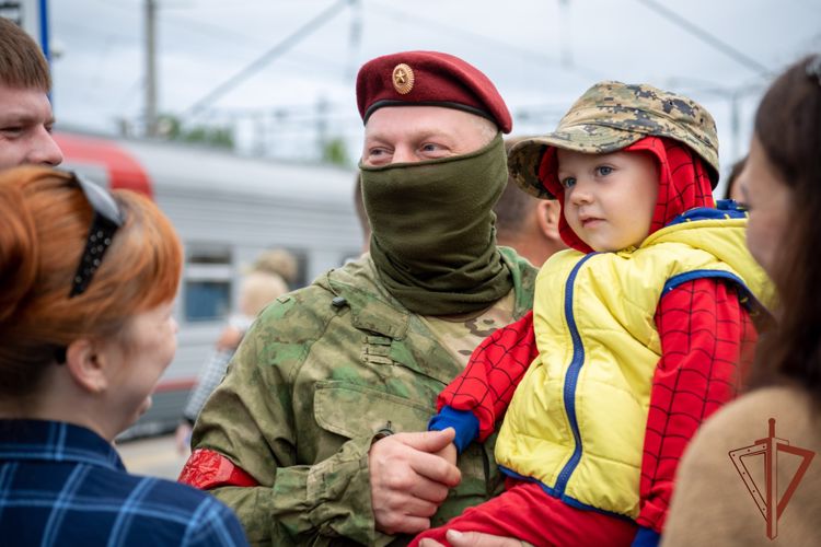 Вернувшихся со спецоперации росгвардейцев встретили в Карелии 