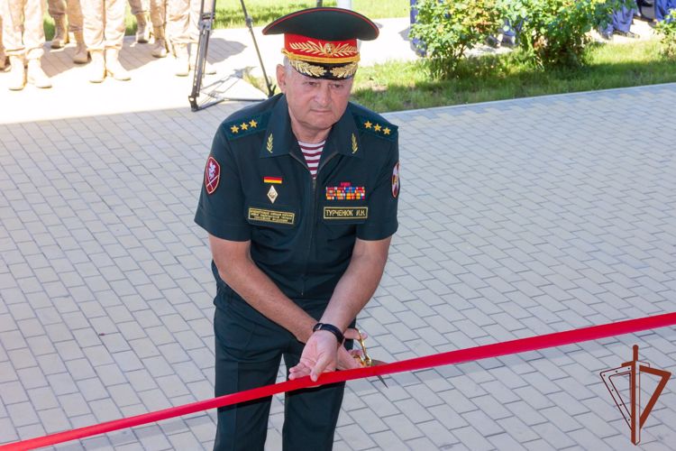 Новый военный городок открыл командующий Южным округом Росгвардии  в Краснодаре