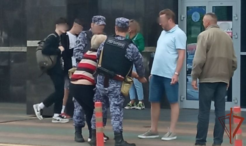 Патруль Росгвардии оказал медпомощь жительнице Брянска