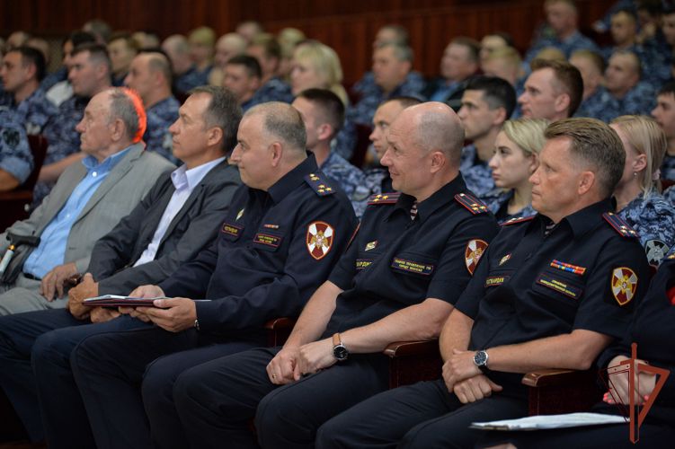 Центр профессиональной подготовки сотрудников вневедомственной охраны Росгвардии отметил своё 28-летие