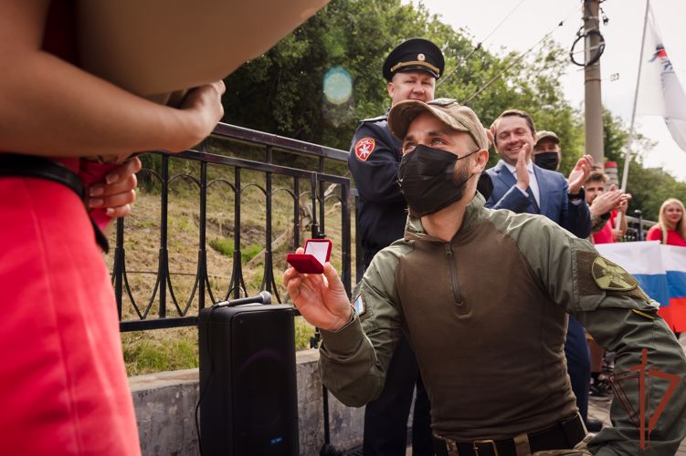 Мурманчане встретили вернувшихся со спецоперации росгвардейцев 