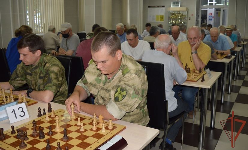 Росгвардия на Урале провела цикл социальных и спортивных мероприятий, посвящённых Международному дню шахмат