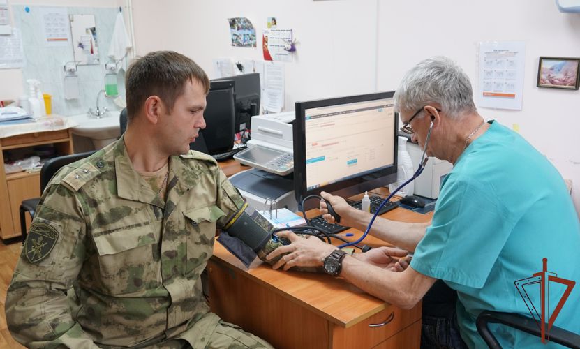 Росгвардейцы сдали более 10 литров крови для нужд медучреждений Пскова