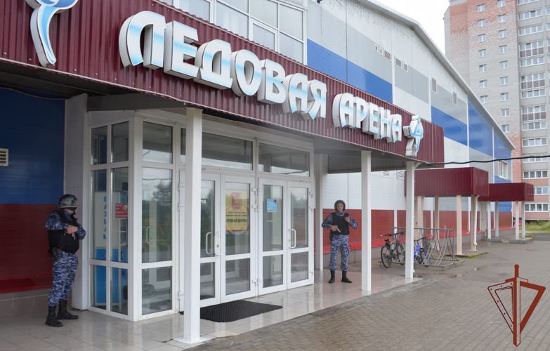 Росгвардейцы провели учения по задержанию вооруженного преступника в Вологде (видео)