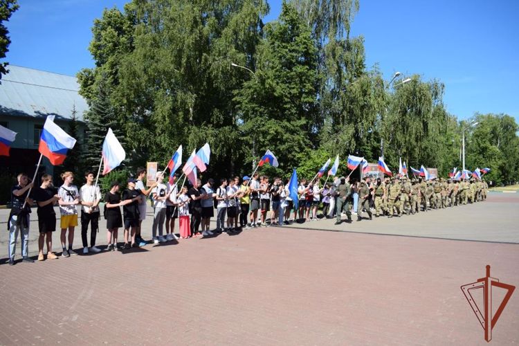 Сотрудники Росгвардии вернулись домой после выполнения задач во время спецоперации