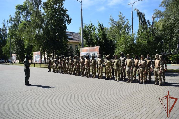 Сотрудники Росгвардии вернулись домой после выполнения задач во время спецоперации