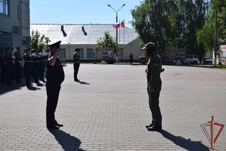 Сотрудники Росгвардии вернулись домой после выполнения задач во время спецоперации
