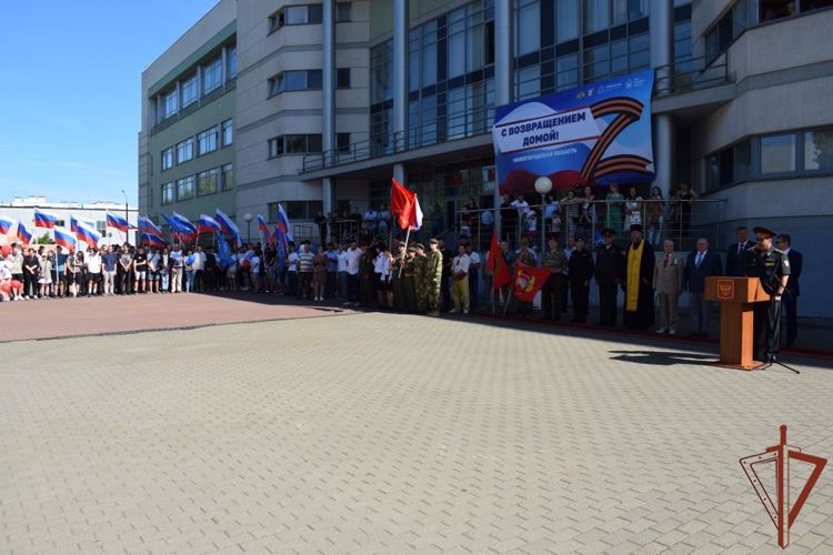 Сотрудники Росгвардии вернулись домой после выполнения задач во время спецоперации