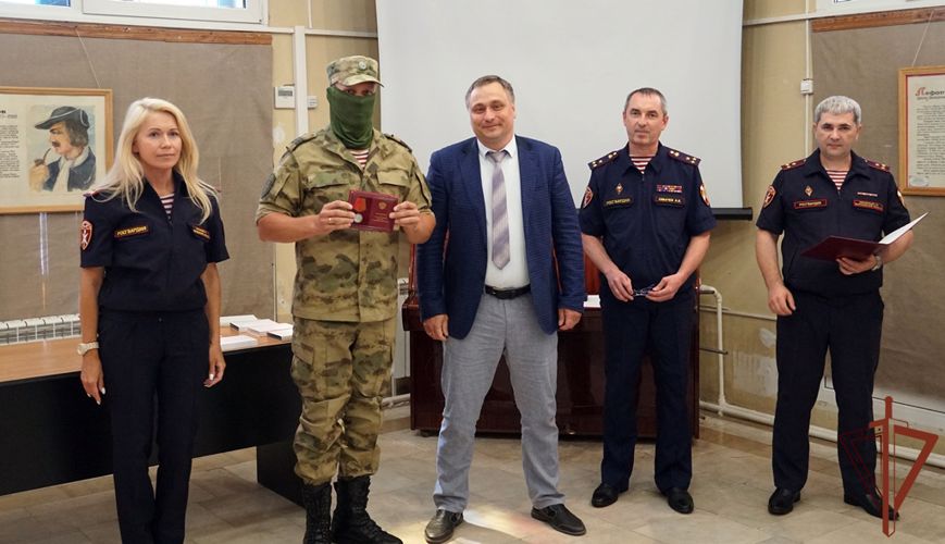 Военнослужащие и сотрудники Центрального округа Росгвардии принимают участие в памятных мероприятиях, приуроченных ко дню ветеранов боевых действий