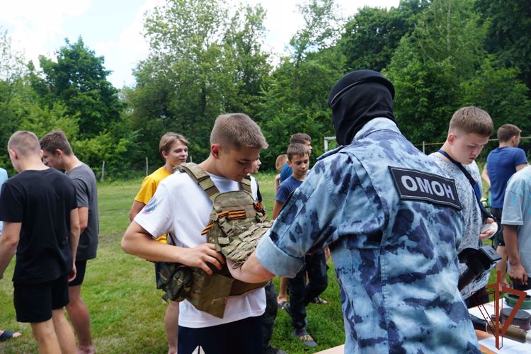 В регионах ЦФО продолжается ведомственная акция «Каникулы с Росгвардией» 