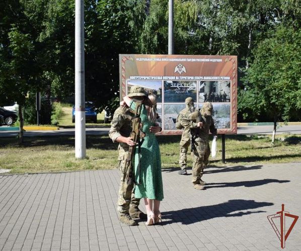 Сотрудники Росгвардии вернулись домой после выполнения задач во время спецоперации