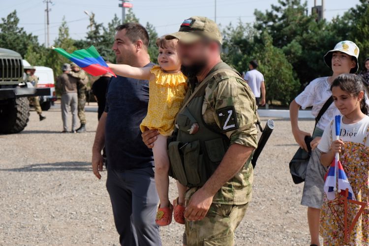 Вернувшихся со спецоперации росгвардейцев  встретили в Дагестане  