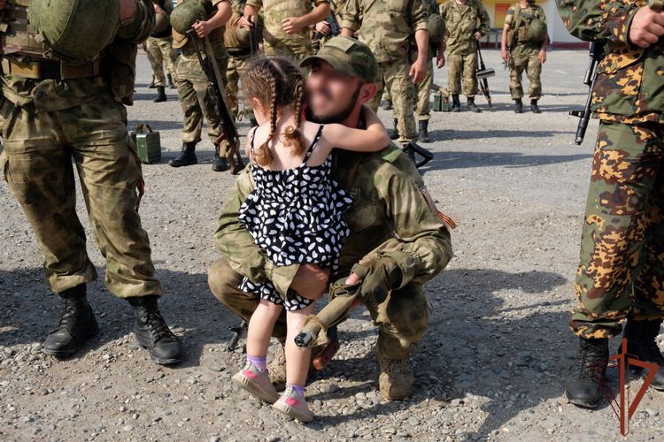 Вернувшихся со спецоперации росгвардейцев  встретили в Дагестане  