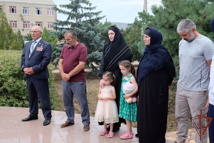 Память погибшего воина правопорядка почтили в Махачкале