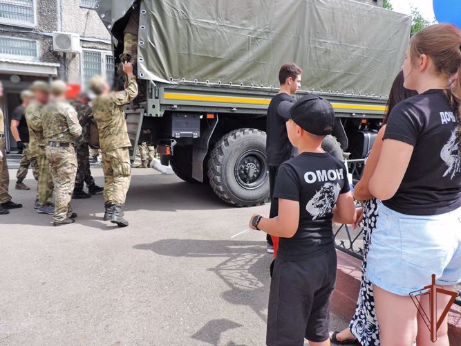 Росгвардейцев – участников специальной военной операции приветствовали в Хакасии 