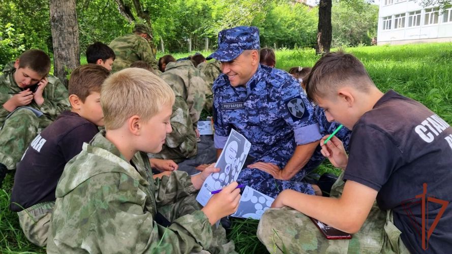 Семьи росгвардейцев в Сибири отмечают День семьи, любви и верности