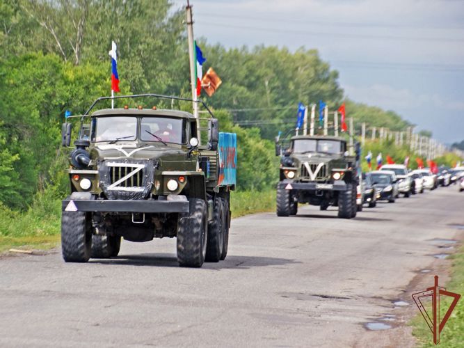 Росгвардия провела автопробег по Абакану в поддержку спецоперации