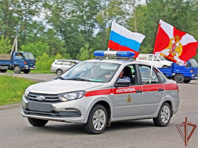 Росгвардия провела автопробег по Абакану в поддержку спецоперации