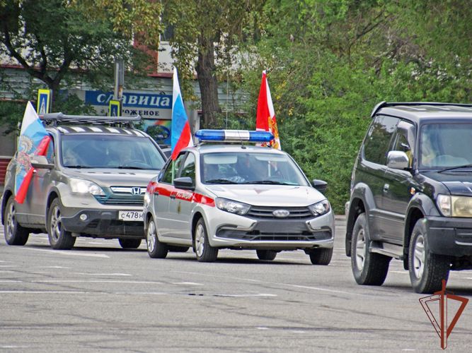 Росгвардия провела автопробег по Абакану в поддержку спецоперации