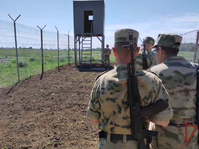 Профессиональную подготовку по охране ВГО прошли росгвардейцы в Омске
