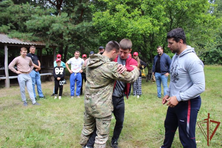 В Брянске и Белгороде проходит ведомственная акция «Каникулы с Росгвардией»