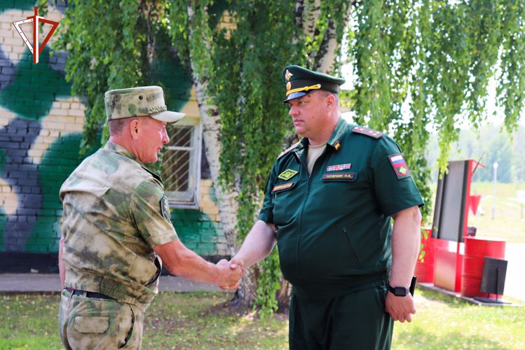 Командующий Приволжским округом проинспектировал подразделения ведомства в Йошкар-Оле