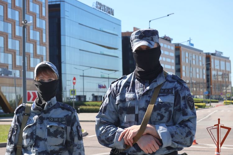 Сотрудники и военнослужащие Росгвардии обеспечили правопорядок при проведении X Петербургского международного юридического форума