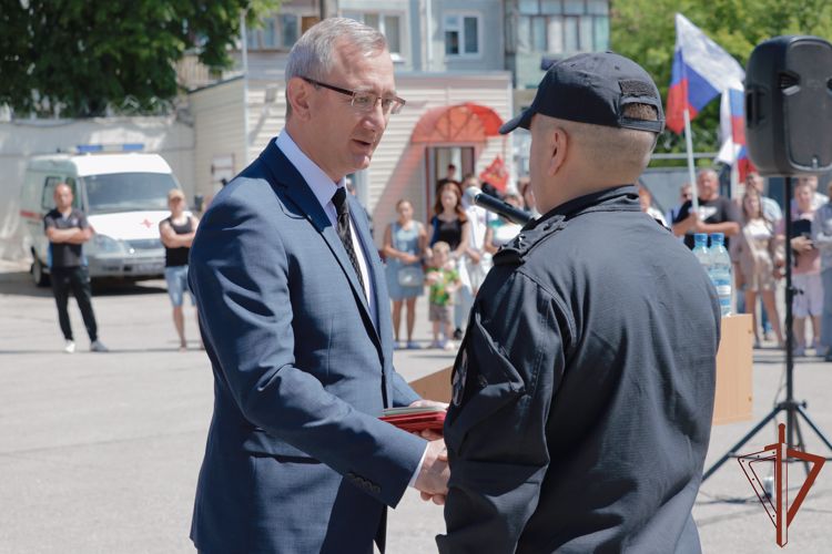 В Центральном федеральном округе чествовали вернувшихся со спецоперации росгвардейцев 