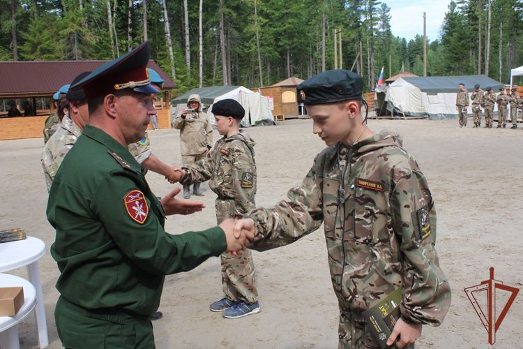 Мероприятия всероссийского проекта «Каникулы с Росгвардией» продолжаются на Урале 