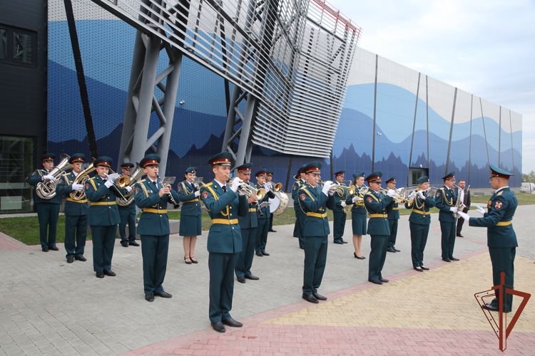  Участников Всероссийского патриотического автомарша встретили росгвардейцы в Пятигорске 