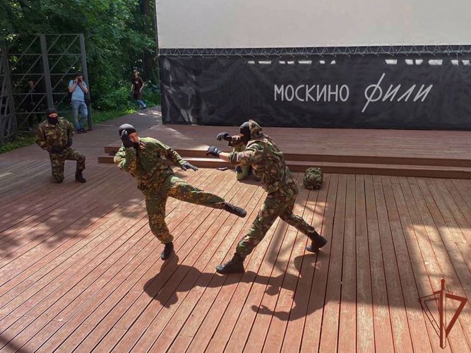 День образования отряда отметил столичный ОМОН «Меч» на транспорте (видео)