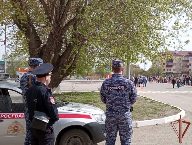 Росгвардейцы обеспечили правопорядок во время праздничных мероприятий на Урале 