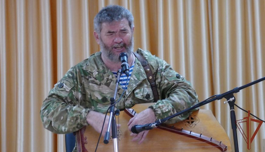 Концерт в поддержку росгвардейцев - участников спецоперации прошел в Омске