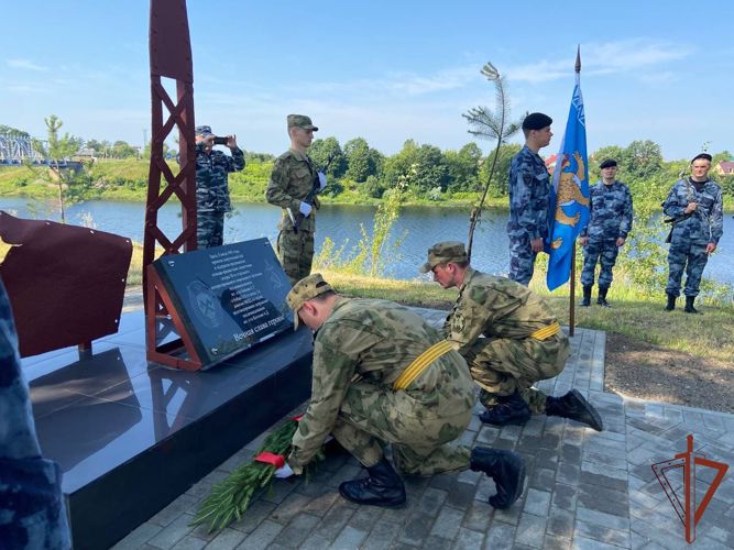 В Пскове торжественно открыли памятник, посвященный подвигу бойцов НКВД и воинов-саперов